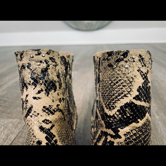 snakeskin booties - Picture 4 of 4
